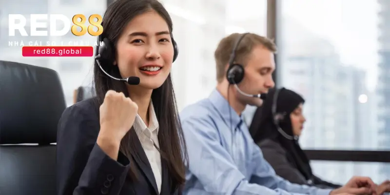 Các cách liên hệ RED88 phổ biến hoạt động 24/7