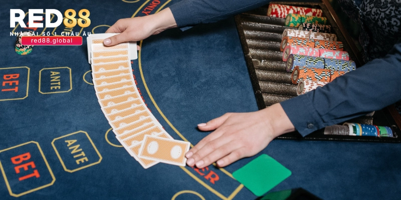 Baccarat Trực Tuyến: Trải Nghiệm Cơ Hội Thắng Lớn Tại RED88 2 Trải nghiệm khuyến mãi và ưu đãi đặc biệt