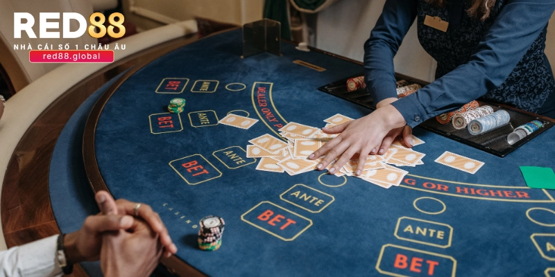 Baccarat Trực Tuyến: Trải Nghiệm Cơ Hội Thắng Lớn Tại RED88 3 Cách tham gia vào bàn cược baccarat