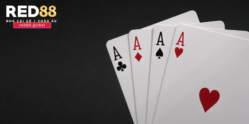 Liêng Là Gì? Tuyệt Chiêu Chơi Game Đơn Giản Và Chuẩn Xác 3 Quan sát đối thủ khi chơi game bài Liêng RED88